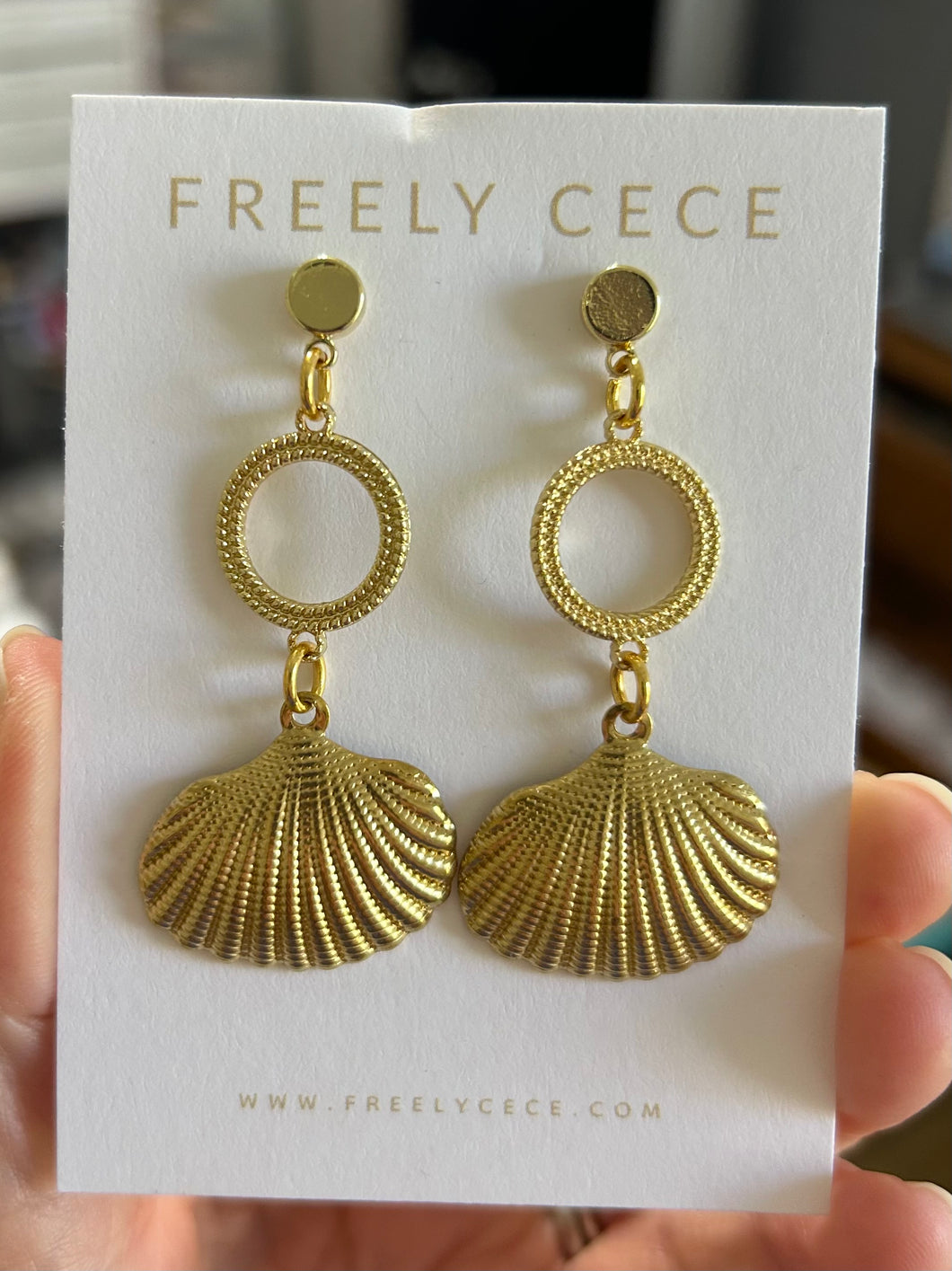 Gold Shell Earrings 3